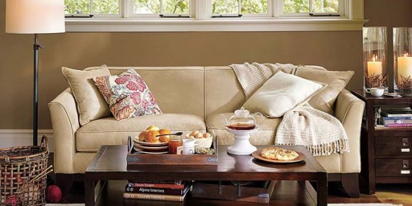 Greenwich Sofa With Throw Pillow Decoration