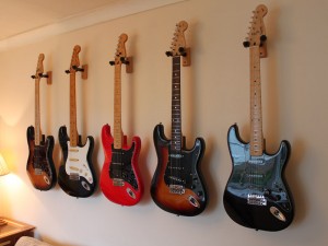 : Squier Strats Guitar Hangers Simple