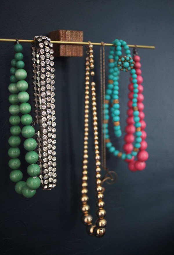 : Wood Jewelry Block_Jewelry Hanger