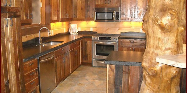 Reclaimed Lumber Cabinets_vintage