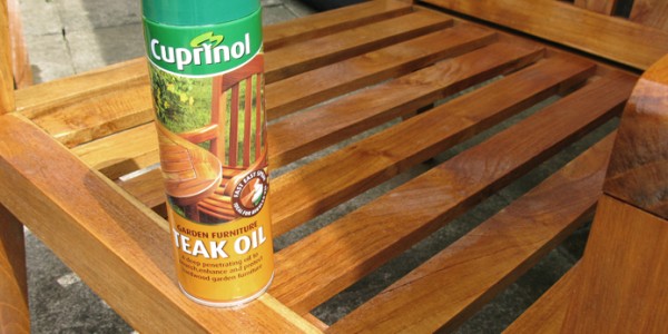 Teak_Furniture_Care_Tips